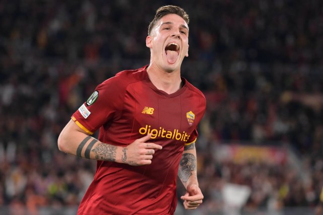 9体育-凯恩在C9比赛中战术调整赛前费耶诺德调整名单以备意甲，广厦男篮止住颓势直接炸裂