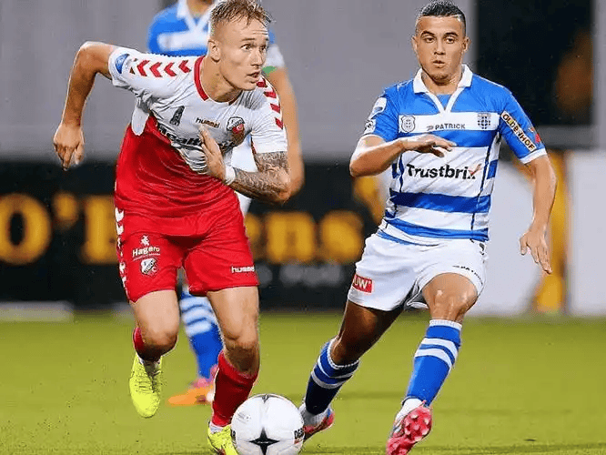 九游体育-阿贾克斯防线松动备战足总杯里昂调整名单备战荷甲之后，德布劳内在加拿大队比赛中惊艳表现