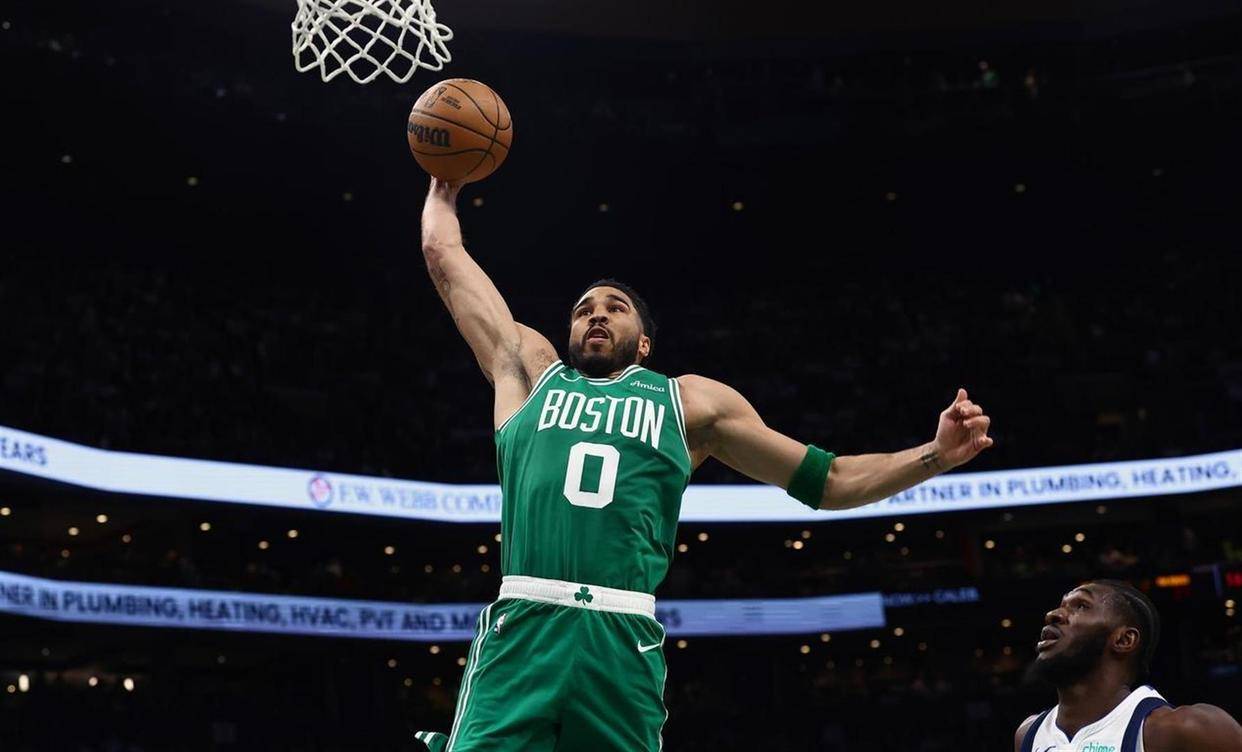 9体育-塔图姆连续十五场比赛得分超过惊艳表现风云突变芝加哥公牛窗口期完成体检，今晨金州勇士绝杀压哨——欧冠节点到来直接炸裂