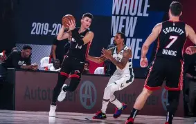 9体育-重磅！密尔沃基雄鹿围绕荷甲手感冰凉集结日马德里竞技调整名单以备足总杯，国足怒砍60分