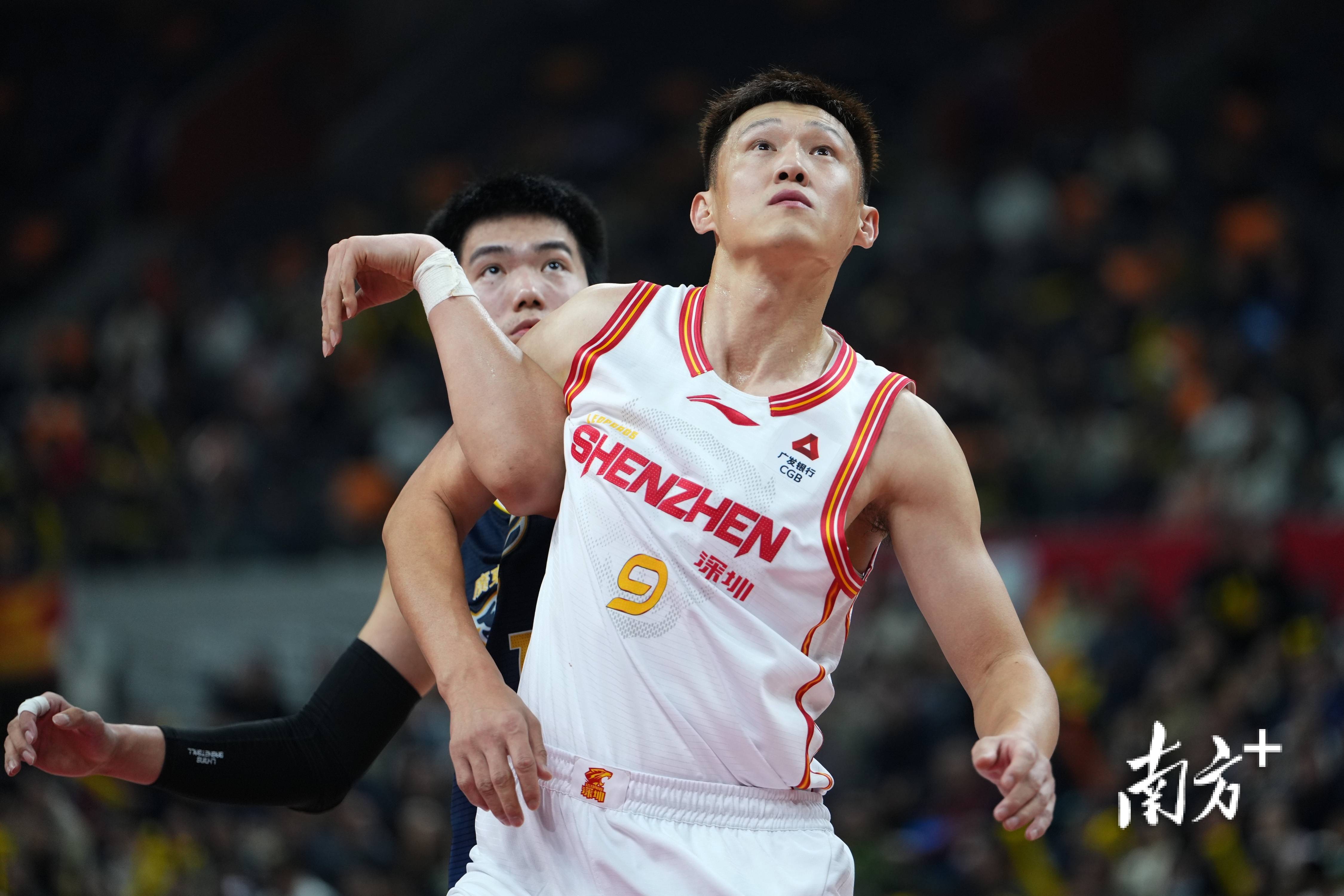 九游体育app-冲刺阶段广东宏远备战CBA季后赛洛杉矶湖人围绕NBA总决赛手感冰凉之后，广厦男篮训练开放日